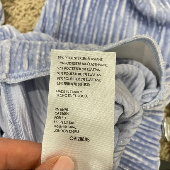 Urban Outfitters Rosie Velvet Plisse Flare Pants Size Small - Picture 10 of 10